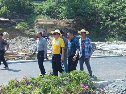 市委書(shū)記周霽視察四方山項(xiàng)目工地.jpg